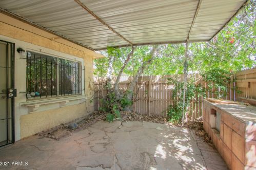 3405 Echo Ln, Phoenix AZ  85051-5962 exterior