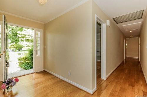 315 Underhill Rd, Scarsdale, NY 10583-1010