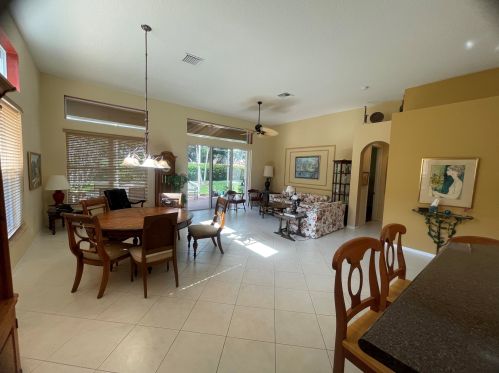 7110 Veneto Dr, Boynton Beach FL  33437-3741 exterior