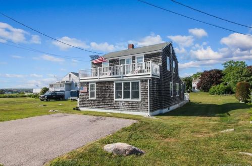7 Cove St, Groton, CT 06340-8910