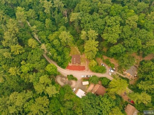 51 Pinecrest Trl, West Milford NJ  07480-1700 exterior