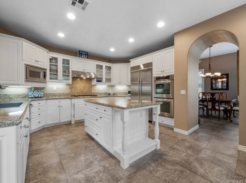 7463 Circulo Sequoia, Carlsbad CA 92009-8467 exterior