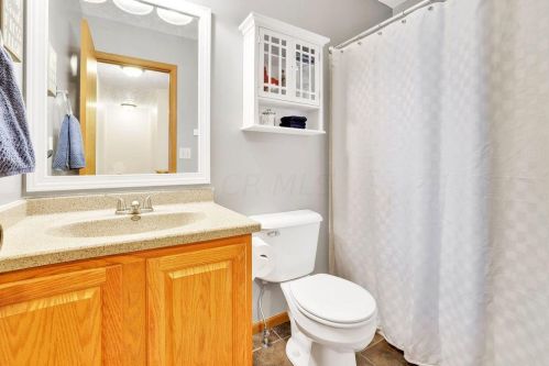 1565 Roscommon Dr, Pataskala OH  43062-7018 exterior