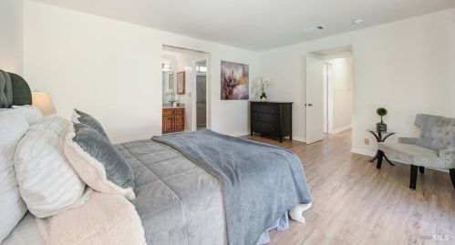 681 Seville Ln, Vacaville CA  95688-2044 exterior