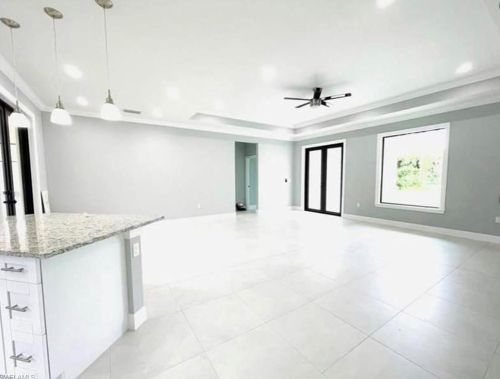 1940 22nd Ave, Naples, FL 34120-3419