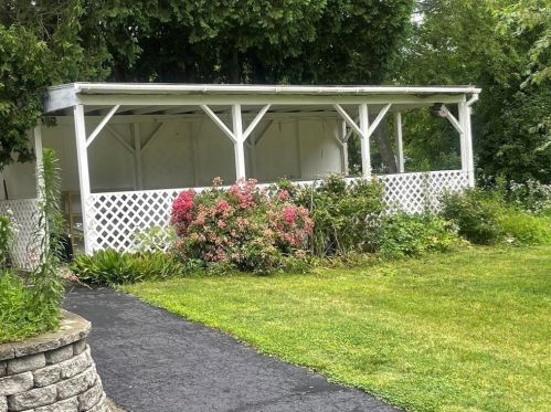 49 Poland St, Webster MA 01570-2712 exterior