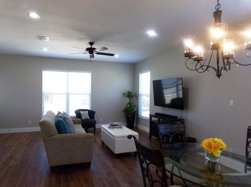 215 8th St, Webberville TX  78621-1612 exterior