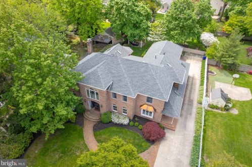 410 Warwick Rd, Tavistock, NJ 08033-3830
