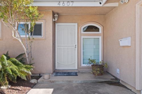 4607 Coconino Way, San Diego, CA 92117-2613