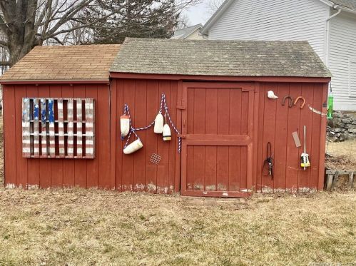 4 Poulin Dr, Putnam CT  06260-1010 exterior