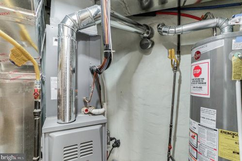 5908 Chew Ave, Philadelphia PA  19138-1514 exterior