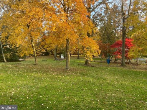 678 Cathcart Rd, Blue Bell PA  19422-1404 exterior