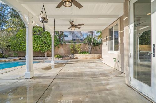 27836 Mariposa Ln, Santa Clarita CA  91384-4114 exterior