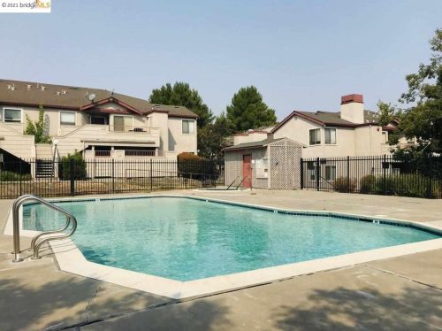 515 Lancaster Ln, West Pittsburg CA  94565-6671 exterior