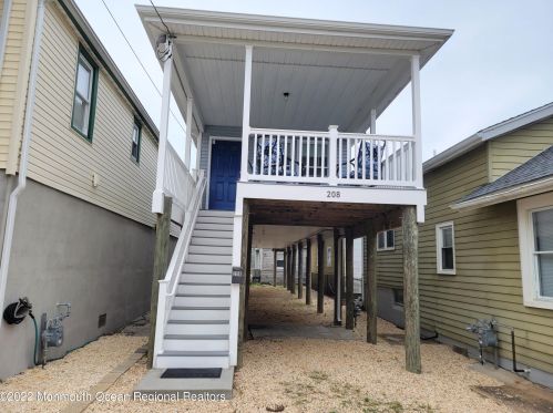 208 Sherman Ave, Pelican Island, NJ 08751-2022