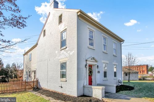 423 Ridge Ave, Hanover, PA 17331-9511