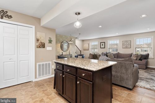 262 Melbourne Ln, Navy Sup Dpt PA  17055-6674 exterior