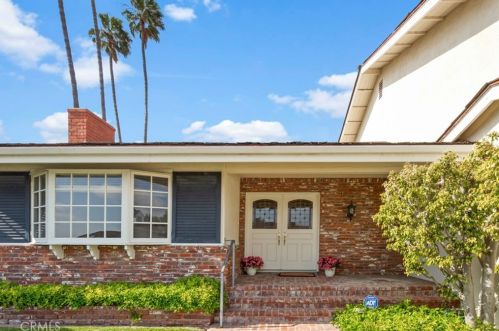 912 Aleppo St, Newport Beach CA  92660-4124 exterior