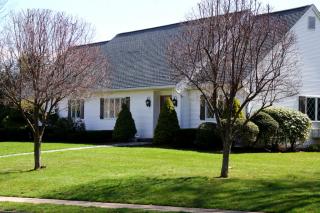 31 Empire Way, Bristol, CT 06010-3072