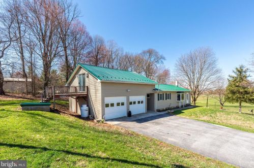 305 Ulricktown Rd, Littlestown PA  17340-9789 exterior