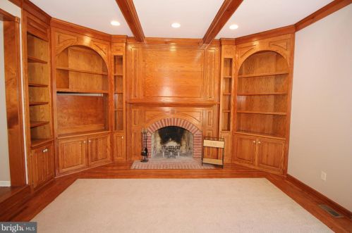 42 Bruce Dr, Southampton PA  18966-2125 exterior