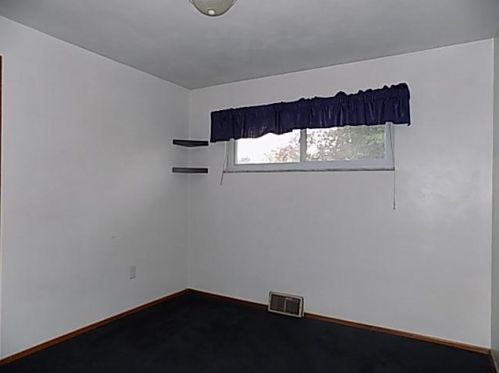 493 Toledo Dr, New Kensington PA  15068-3358 exterior