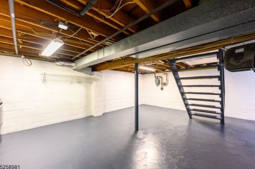 1601 Raritan Ave, Manville NJ  08835-2042 exterior