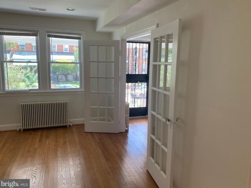 1326 Holbrook St, Washington DC  20002-3914 exterior