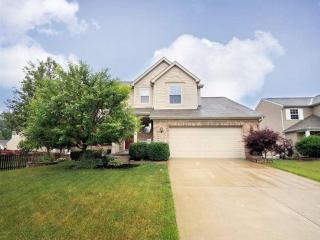 1702 Old Silo Dr, Loveland, OH 45140-8536
