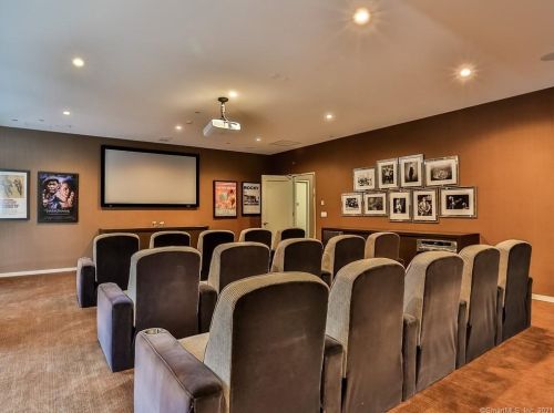 1 Broad St, Stamford CT  06901-3711 exterior