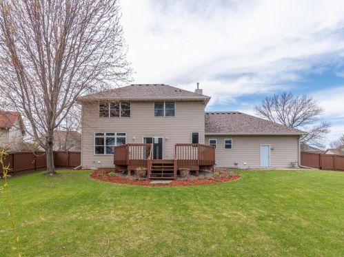 3990 Everest Ln, Minneapolis, MN 55446-3000