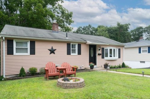 43 Robincrest Dr, Waterbury, CT 06708-2423