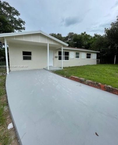 3624 Shalimar Ct, Orlando, FL 32818-2219