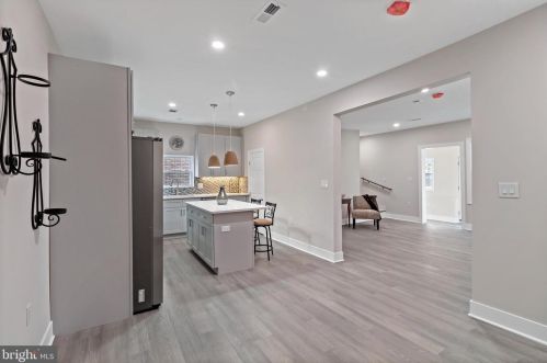 14 Taunton Ave, Berlin Boro NJ  08009-1444 exterior