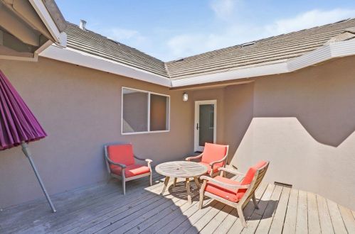 10000 Walter Welsher Ct, Gilroy CA  95020-9704 exterior