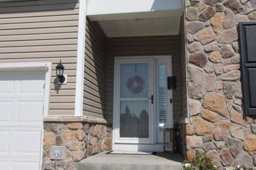 2010 Sugar Mill Dr, Pataskala, OH 43062-1429