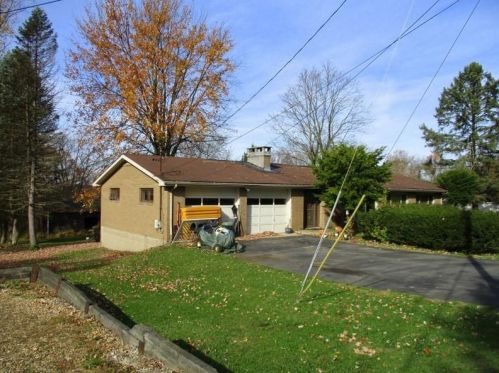 220 Howard Rd, Sewickley, PA 15143-9699