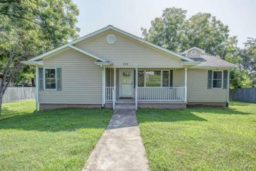705 Walker Dr, Shelby, NC 28152-6428