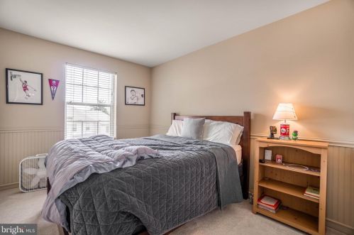627 Coates Ln, Norristown PA  19406-2558 exterior