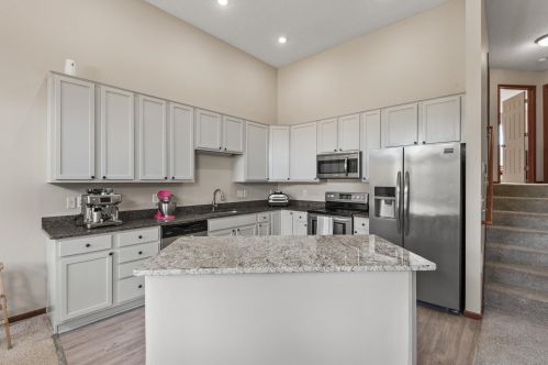 2927 Wyndam Ct, Prior Lake, MN 55379-5440