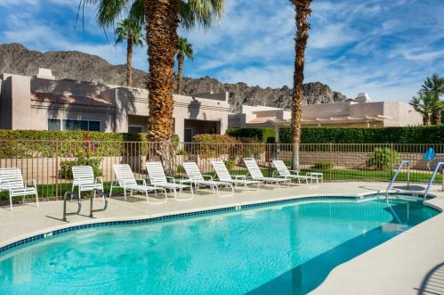 48118 Via Hermosa, La Quinta CA  92253-2227 exterior