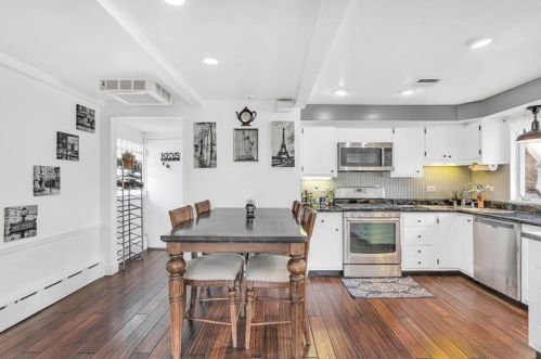 706 Dunn Dr, Pittsburgh, PA 15227-1208