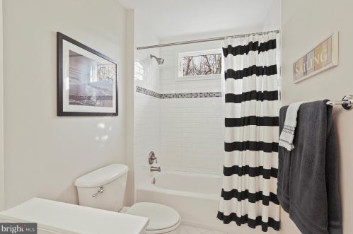 3211 Winter Sun Ter, Herndon VA  20171-1939 exterior