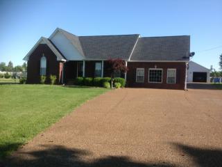 411 Fowler Ford Rd, Portland, TN 37148-1910
