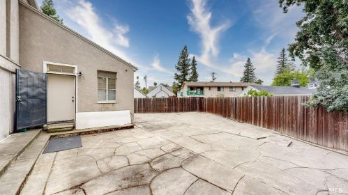 855 7 St, Santa Rosa CA  95401-6106 exterior