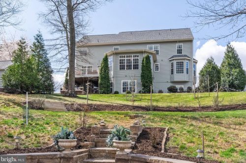 15 Lackawanna Ln, Falling Waters WV  25419-9402 exterior