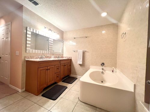 1142 Floresta Dr, Fort Pierce FL  34983-2758 exterior