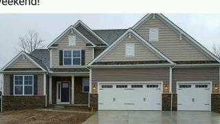 334 Rolling Acre Dr, Lithopolis, OH 43136-9761