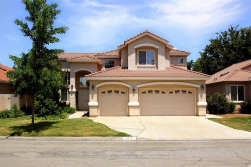 6040 Birch Ave, Fresno, CA 93722-2874