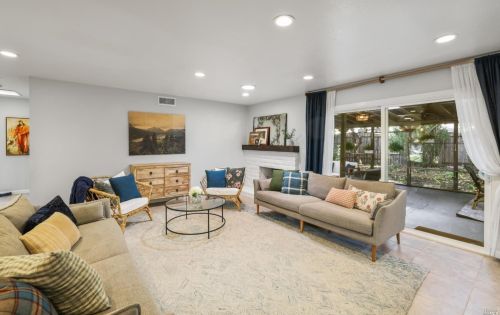 218 Sandalwood Ct, Vacaville CA  95687-5238 exterior